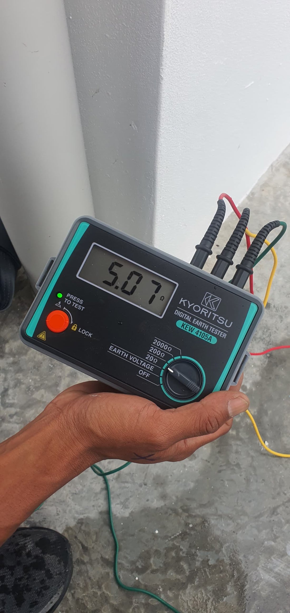 earth cable Installation by kyoritsu earth tester kuching 